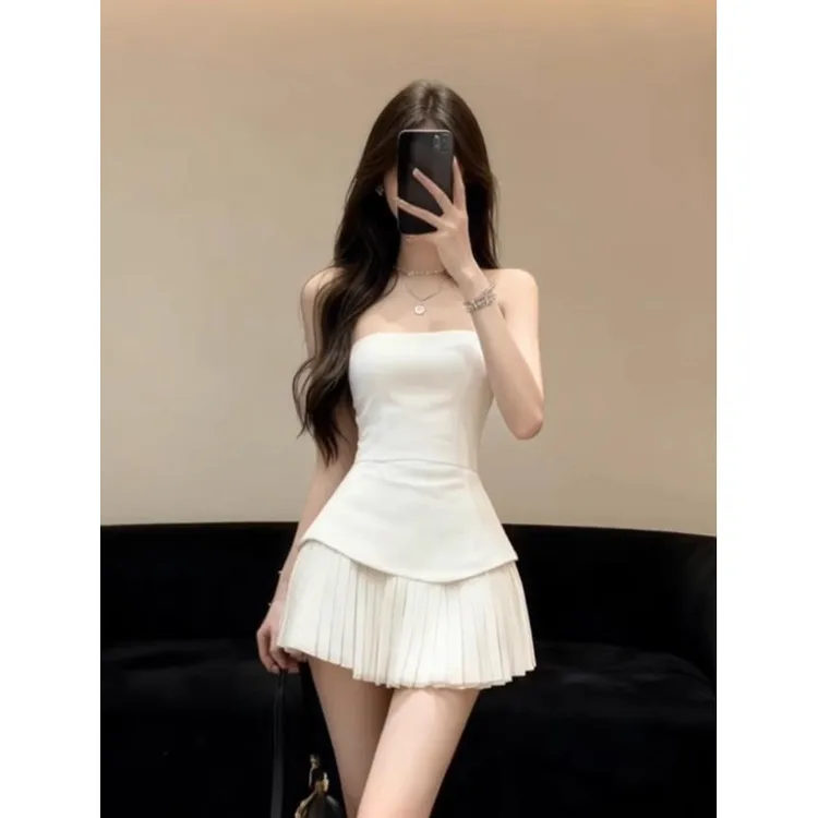 韩系气质女神2025秋季新款设计感一字肩露肩白色显瘦性感连衣裙