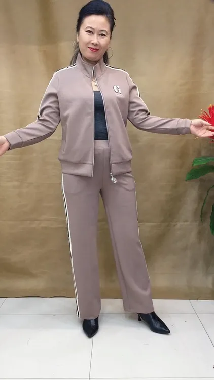 早春新款套装退货补6元运费