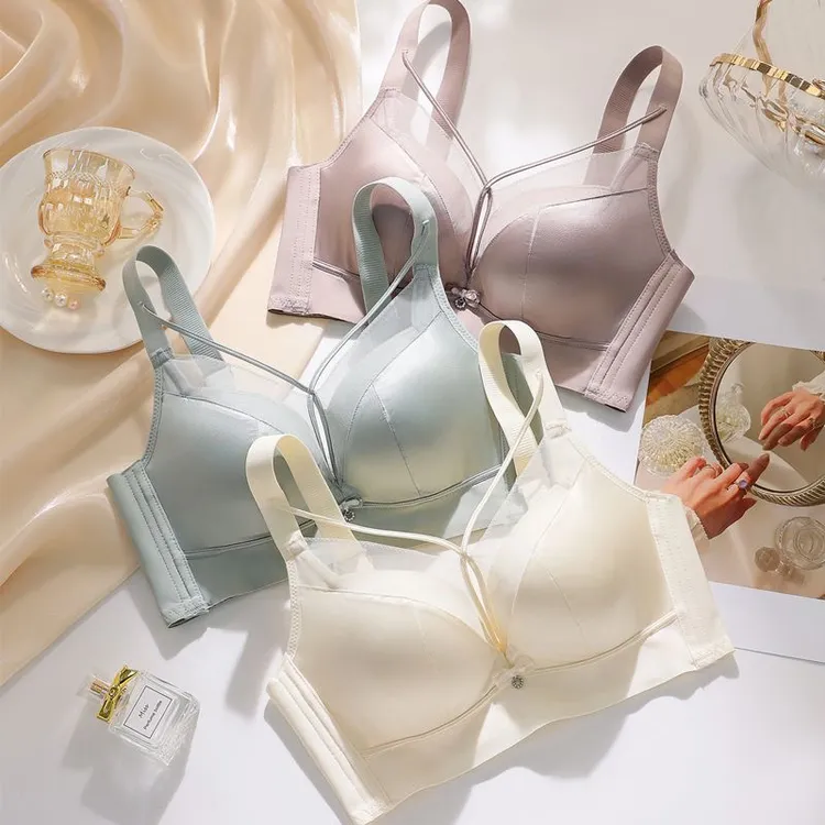 221时尚光面性感蕾丝拼接小胸显大无钢圈舒适调整型内衣