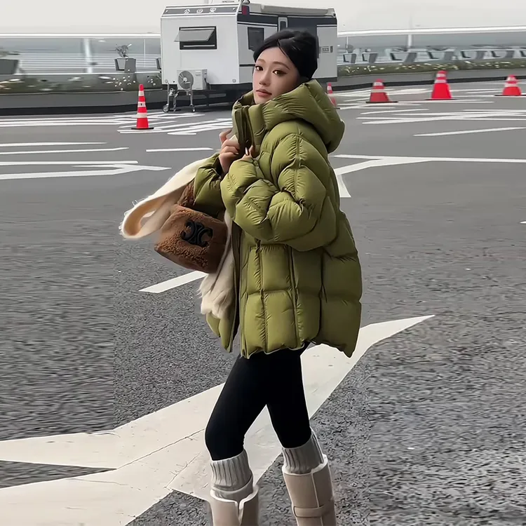 云朵泡芙绿色短款羽绒服女冬季2025新款小个子90白鸭绒连帽面包服