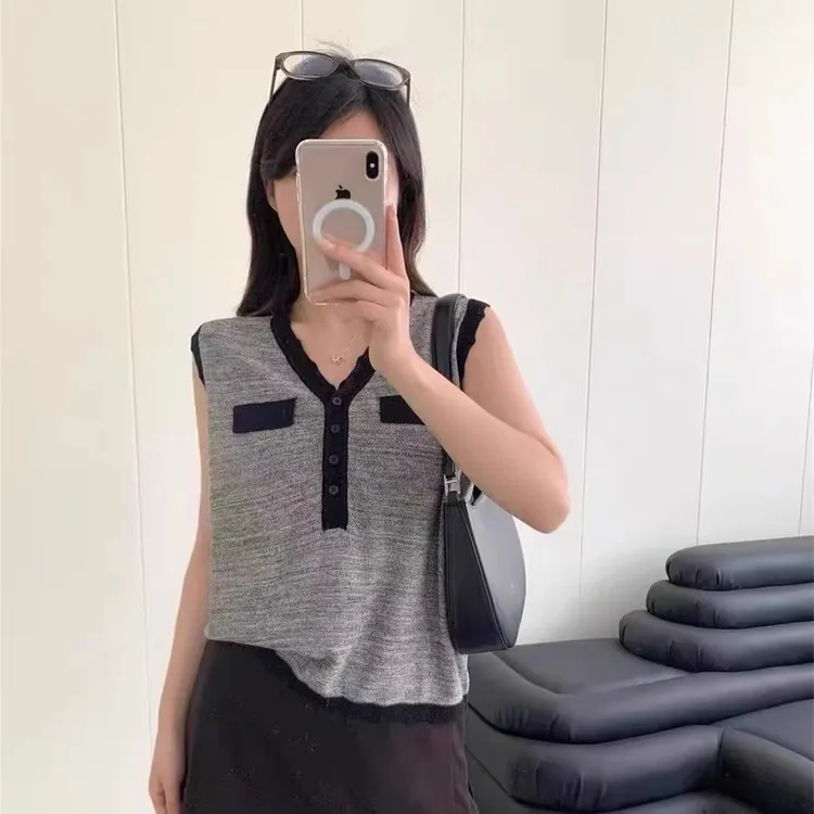 百搭V领撞色无袖针织衫夏季新款设计感时尚洋气显瘦薄款外穿上衣