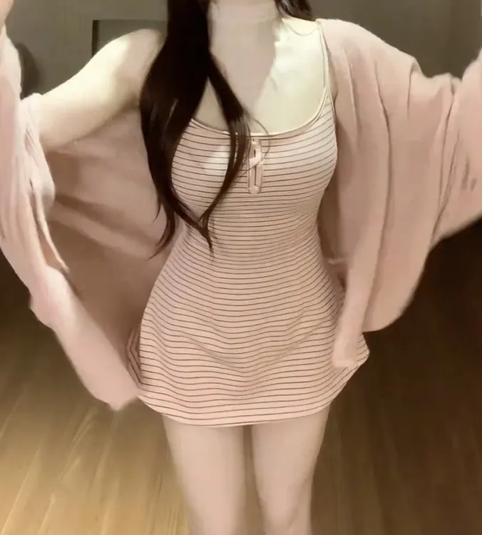慵懒韩女 秋季新款纯欲温婉大方慵懒风设计感吊带连衣裙针织开衫 