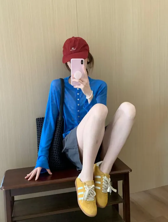 【时间煮雨】韩系多巴胺克莱因蓝色针织上衣黄色开衫高腰灰色短裤女