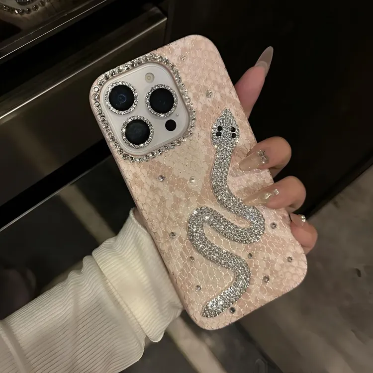 适用苹果16p手机壳新款水钻蛇iPhone15pro潮牌14全包13奢华12高级