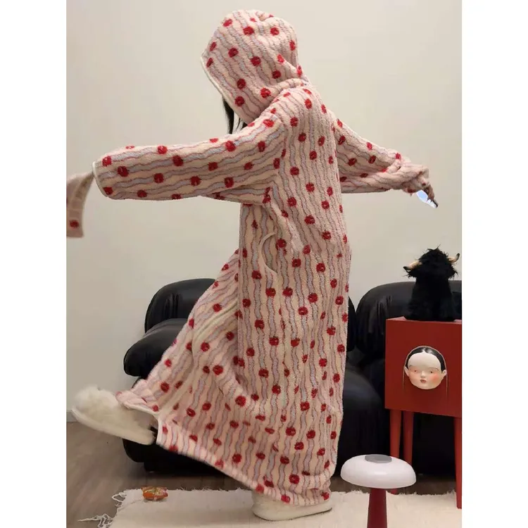 甜美苹果印花珊瑚绒保暖睡袍女秋冬季长款睡裙休闲家居服连帽睡衣