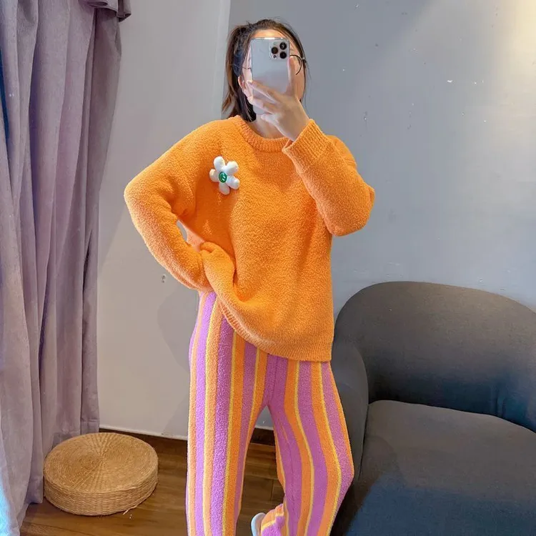秋冬新款居家服女彩色条纹软绵绵可外穿睡衣加厚保暖珊瑚绒套装