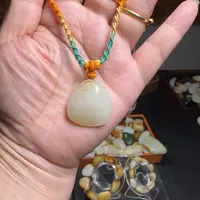 和田玉颈饰未镶嵌10.7克