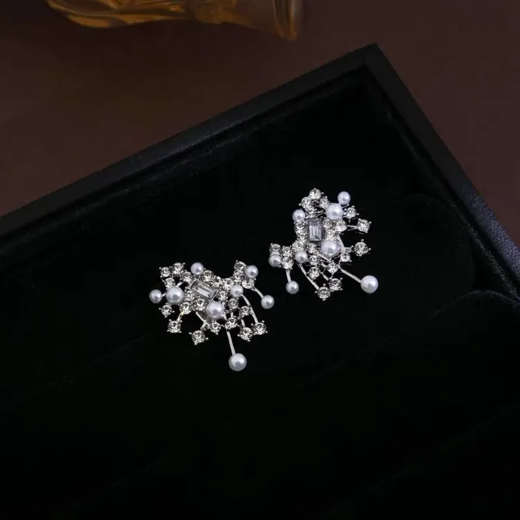 铜合金合成锆石耳饰 刘亦菲同款女耳钉甜美百搭气质璀璨星云耳饰