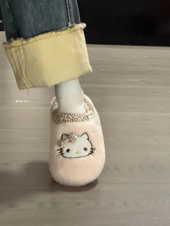 正版kitty卡通室内居家包头拖女2025秋冬新款加绒保暖防滑棉拖鞋
