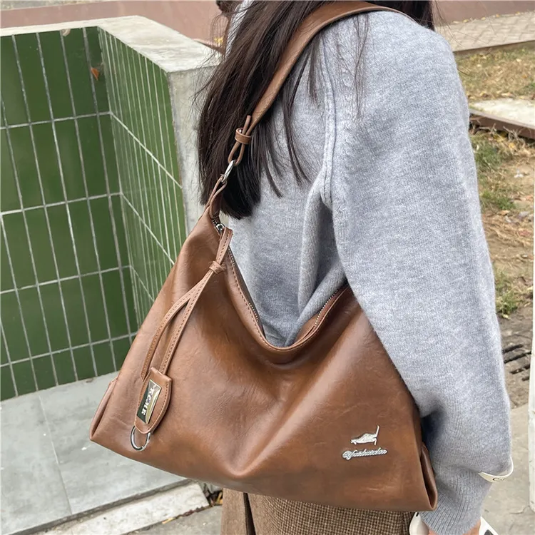 2025秋冬新款通勤风托特包小众时尚简约腋下包复古单价手提包