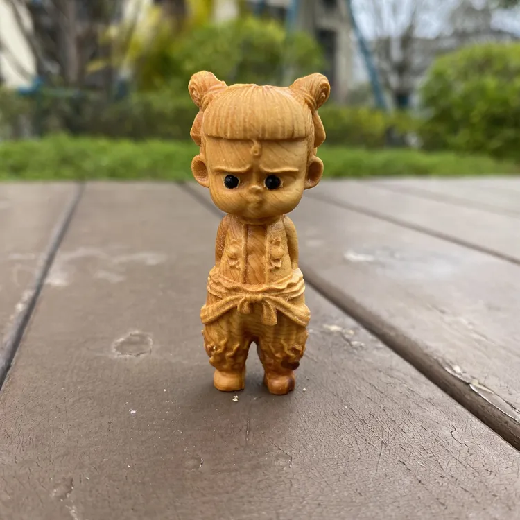 崖柏木雕魔童哪吒2可爱小摆件哪吒闹海汽车摆件桌面装饰生日礼物