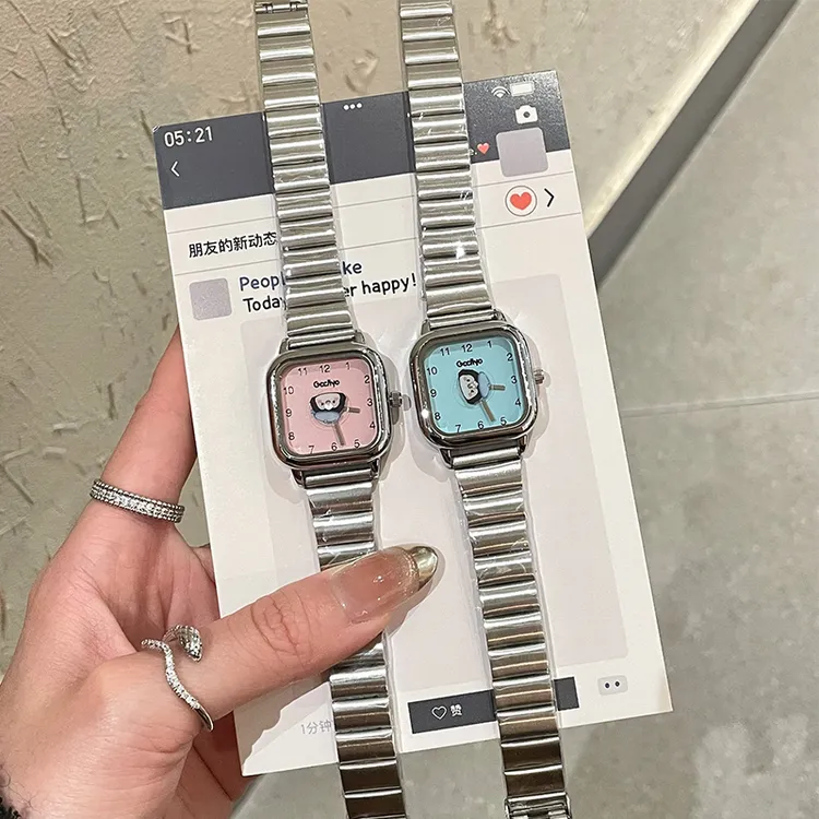 旋转小企鹅可爱时尚小众方形手表防水高颜值女士腕表闺蜜礼物2348