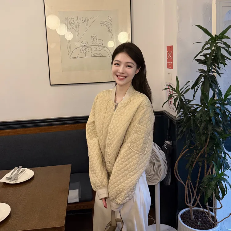 Jnnlh 【奶芙泡泡】菱格设计！利落显瘦！棒球领小外套女