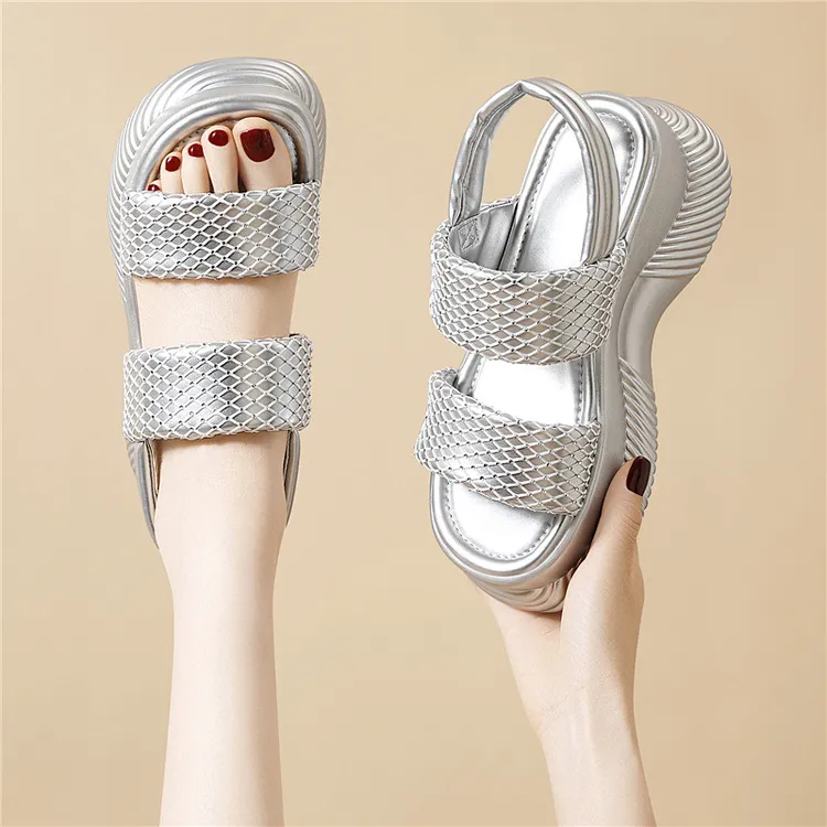 松糕厚底增高凉鞋女款2025新款夏季小个子亮片运动休闲凉拖沙滩鞋