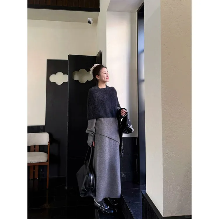 套装秋冬新款设计感小众罩衫洋气休闲长袖打底衫高腰半身裙长裙女