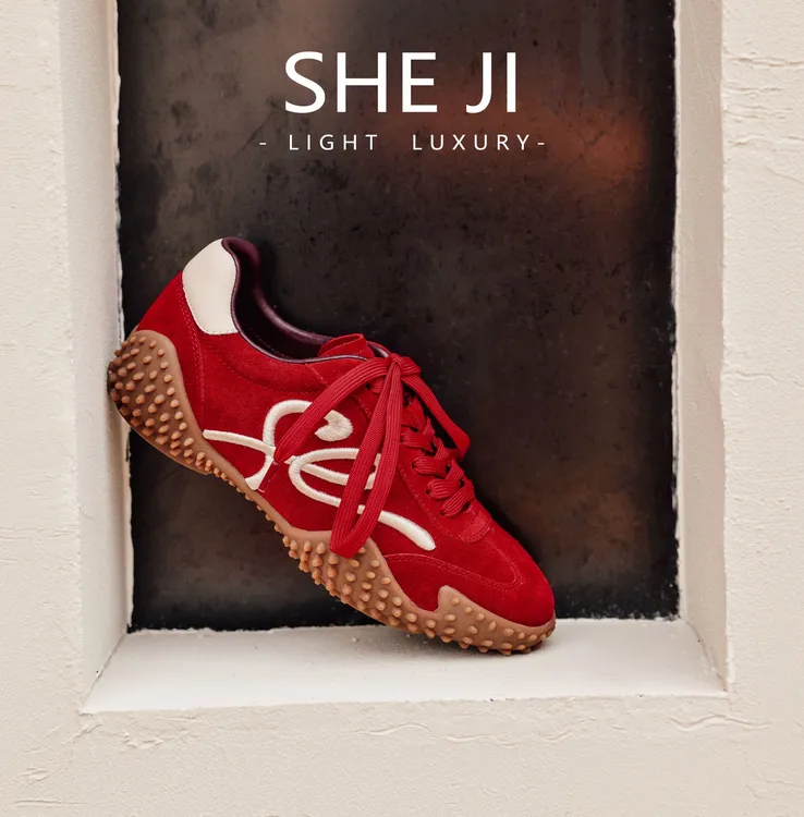 【超值单品】SHEJI奢季 高丝光牛猄皮手工电绣慢跑女款德训鞋