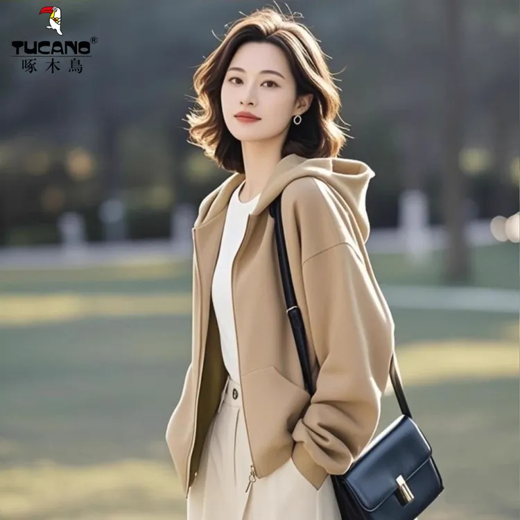 啄木鸟短款外套女春秋新款时尚宽松百搭休闲减龄显瘦连帽开衫上衣