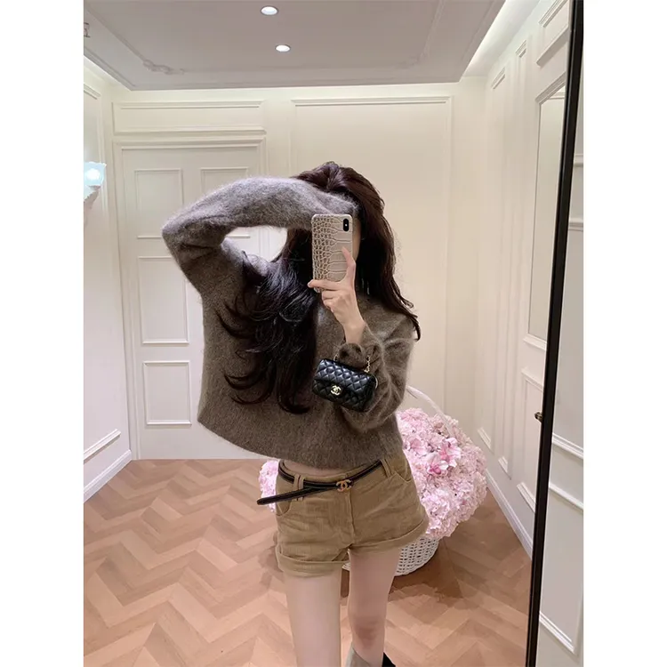 美拉德穿搭秋冬气质高腰短款针织衫小众长袖上衣时尚百搭外穿短裤