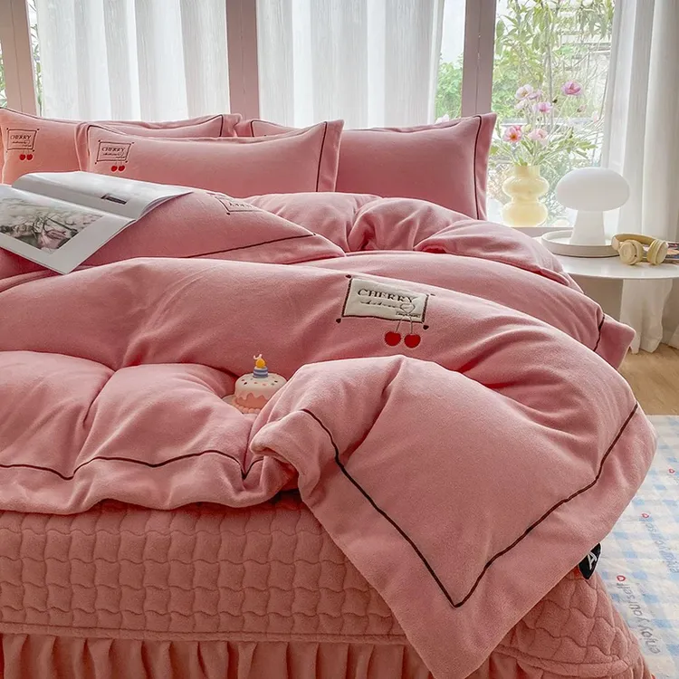 新款秋冬加厚保暖獭獭绒牛奶绒被套床裙款冬季加绒绣花保暖四件套