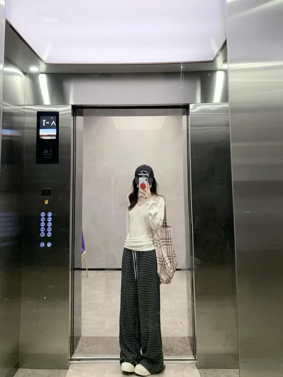 【温柔奶盖】简约气质休闲减龄白色长袖上衣黑色条纹直筒长裤两件套
