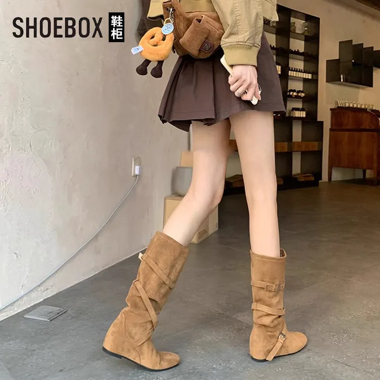 达芙妮旗下鞋柜内增高6cm长筒靴女2025秋季新复古显瘦高筒骑士靴