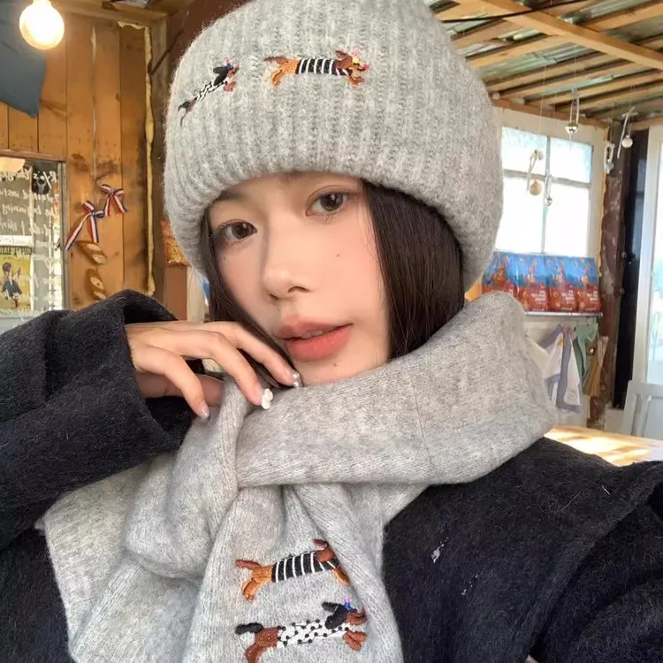 小狗艺术家~2025新款可爱腊肠狗刺绣帽子软糯百搭