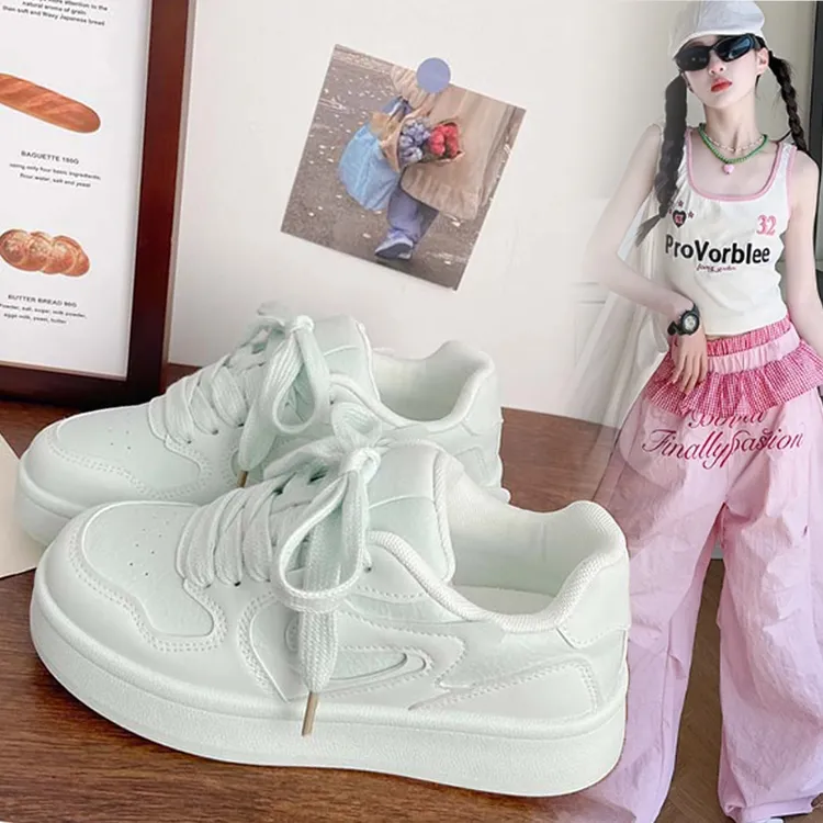 儿童软底轻便小白鞋2025新款春秋圆头防滑学生小众原创休闲跑步鞋