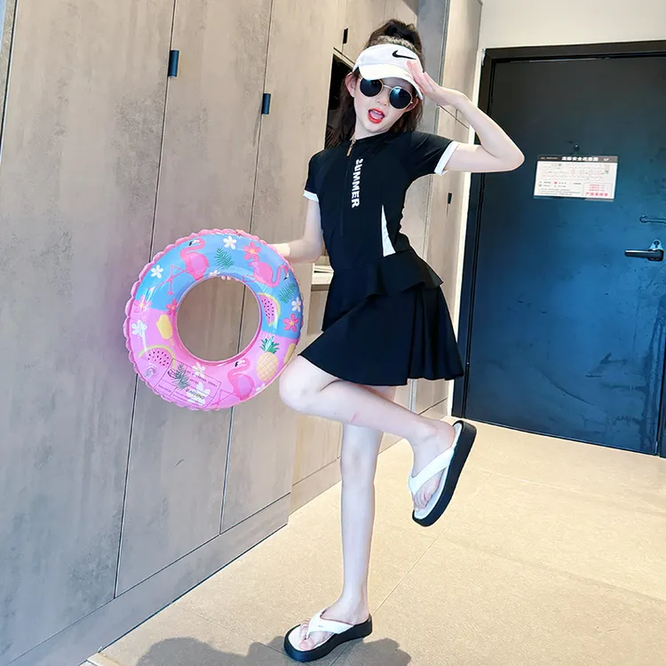 女童泳衣夏装学生新款儿童洋气连体泳装女大童夏季时髦裙式游泳衣
