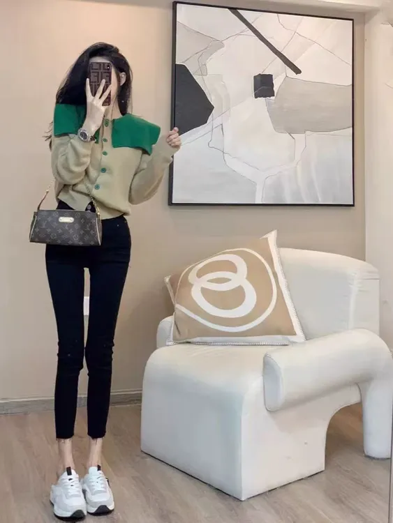 2025秋冬新款韩系气质撞色针织开衫百搭高腰黑色紧身裤两件套装