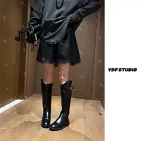YDFSTUDIO小众【南法浪花】欧货早秋重工蕾丝钩花拼接设计皮短裤