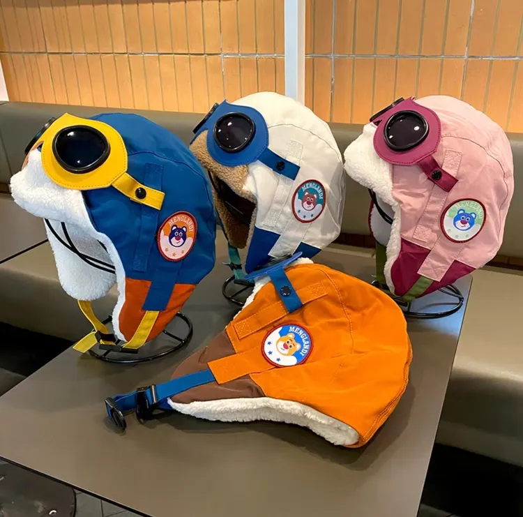 儿童冬季新款男宝女宝加厚飞行员雷锋帽四色帽子