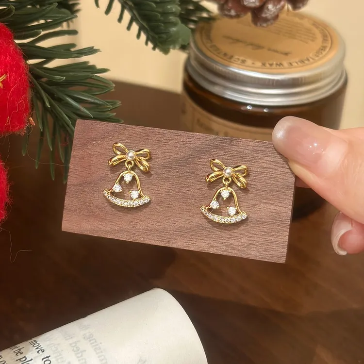 铜合金耳饰  圣诞锆石铃铛吊坠蝴蝶结珍珠耳钉女高级感耳环耳饰品