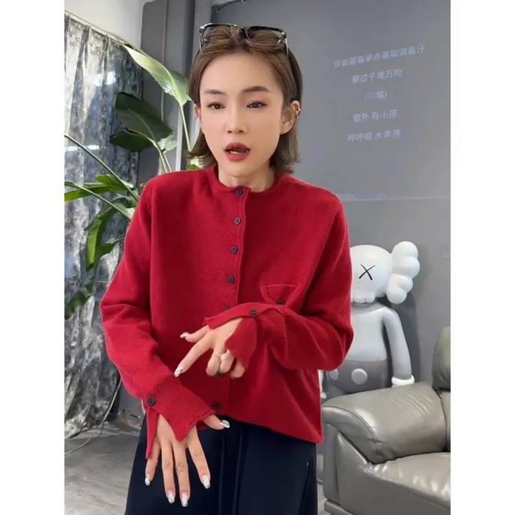 韩版圆领软糯舒适单排扣开衫针织毛衣女高端欧货洋气减龄打底衫潮