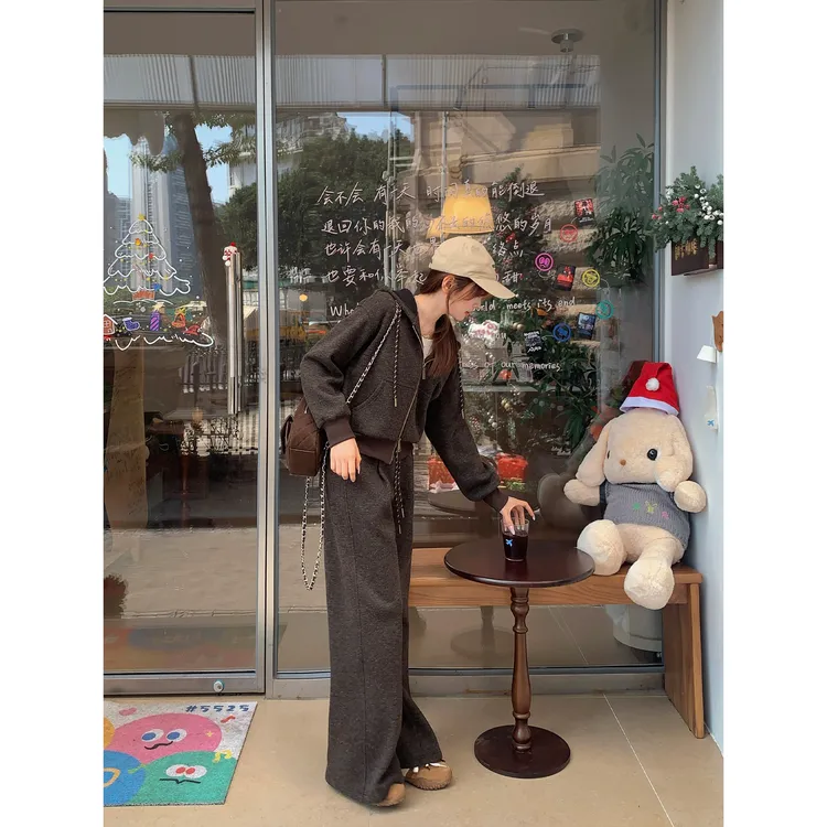 切糕自制【舒适密码】小个子女冬设计感时尚加绒绵羊毛卫衣套装