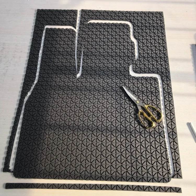 自己裁剪汽车脚垫面料主副驾驶TPE平铺可裁剪汽车脚垫弹性体橡胶