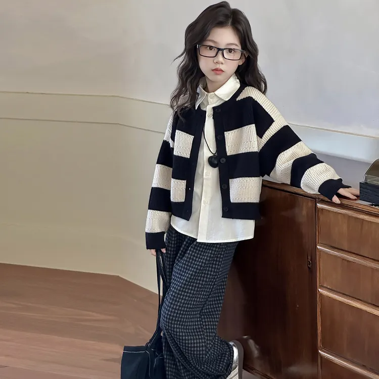 女童外搭开衫秋季2025新款儿童春秋韩系条纹毛衣女孩大童洋气套装