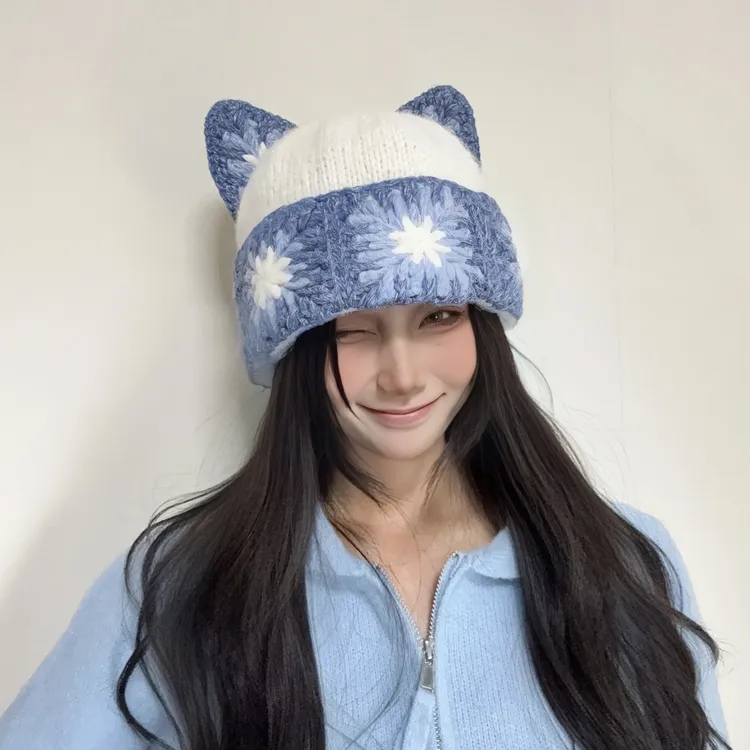 春花巧手手纯手工编织女秋冬可爱猫耳蓝雪花帽时尚保暖包头毛线帽