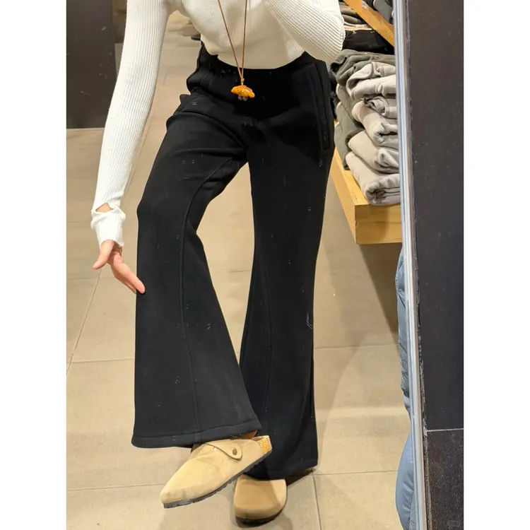 黑色微喇裤女冬季加绒运动卫裤梨型身材大码胖mm不贴腿喇叭糯米裤