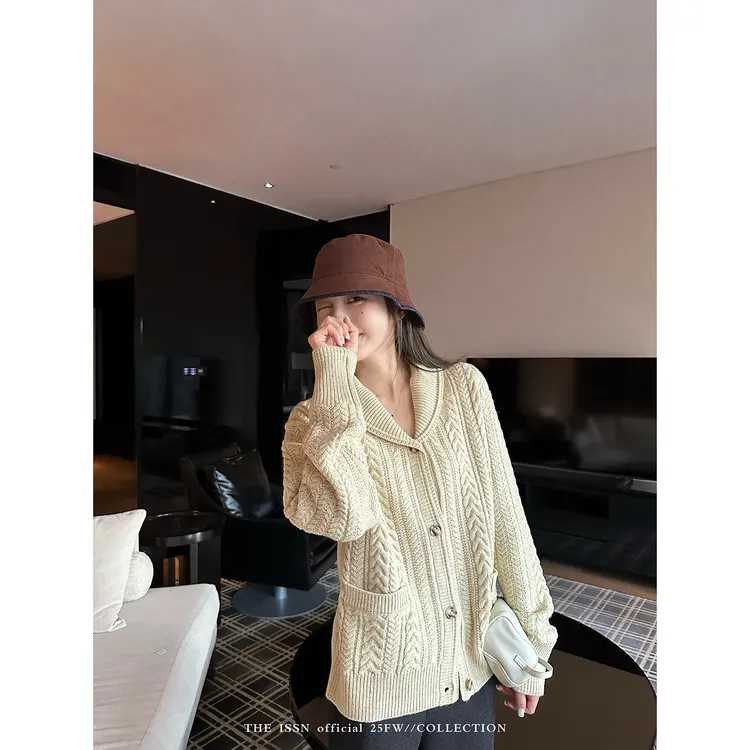 THEISSN宁司 翻领麻花宽松毛衣女秋季慵懒风开衫针织衫 01465