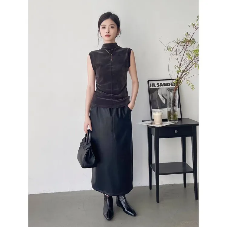黑色pu皮裙半身裙女2025新款秋季气质高腰高级开叉直筒中长款裙子