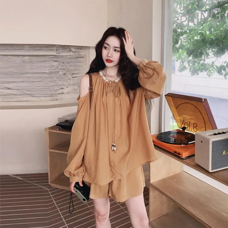 纯欲系露肩衬衫短裤套装2025夏季新款松弛感度假风气质显瘦两件套