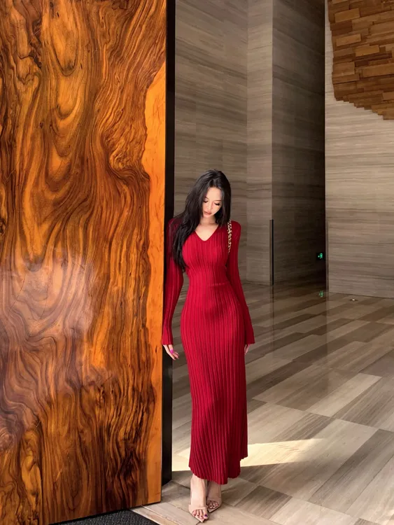 【苏仑特专属】（6圆运补） V领针织连衣裙女秋冬修身内搭打底长裙百搭显瘦裙