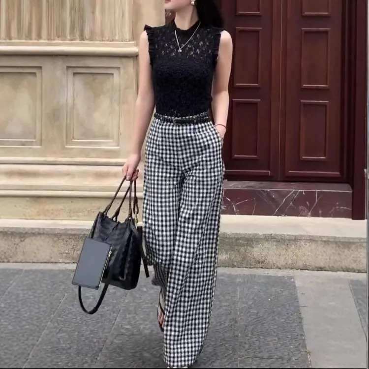 2025夏季新款韩版潮流纯色高级蕾丝无袖上衣时尚气质高腰格纹长裤