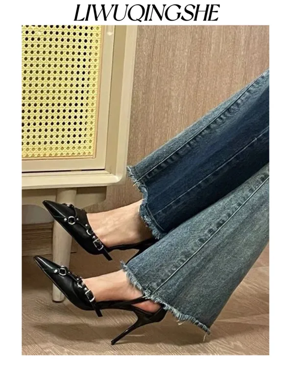 韩系尖头32-43码2025新款黑色女性感御姐高跟鞋朋克风包头凉鞋