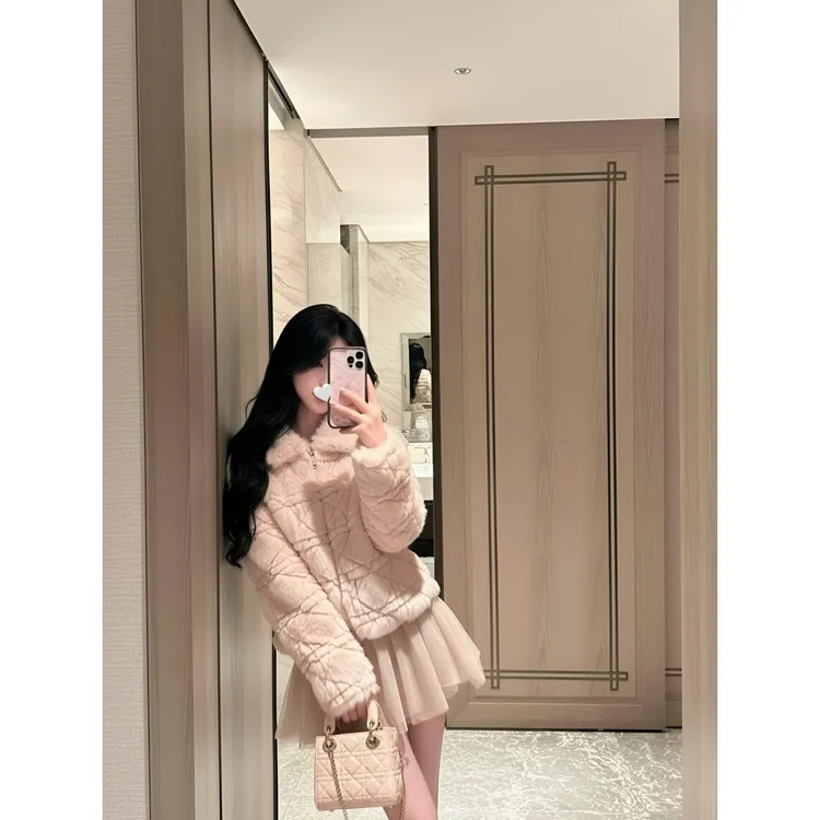 爆款推荐小香风菱格毛毛外套女新款短款保暖千金感加厚长袖开衫潮