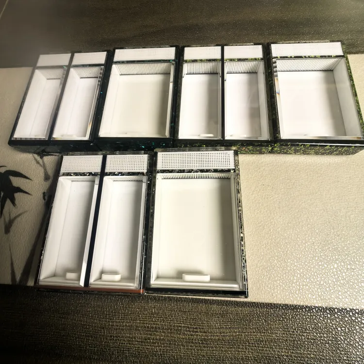 海派炫彩碎布金有机黄蛉盒。单层有机面板。