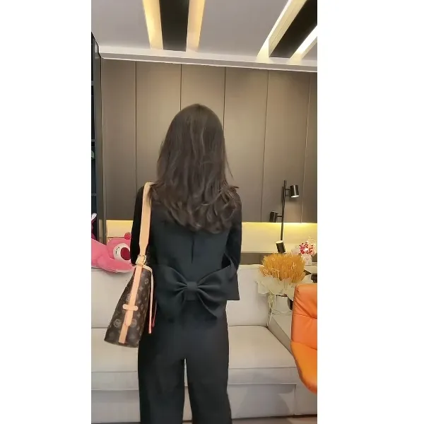 早秋时尚气质百搭后背蝴蝶结马甲+显瘦裤子+小衫