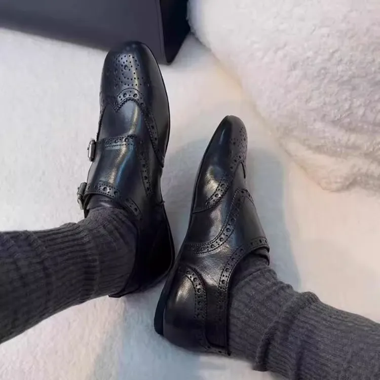 百丽官平底舒适乐福鞋女春夏新款覆古雕花皮带扣方头鞋百搭小皮鞋