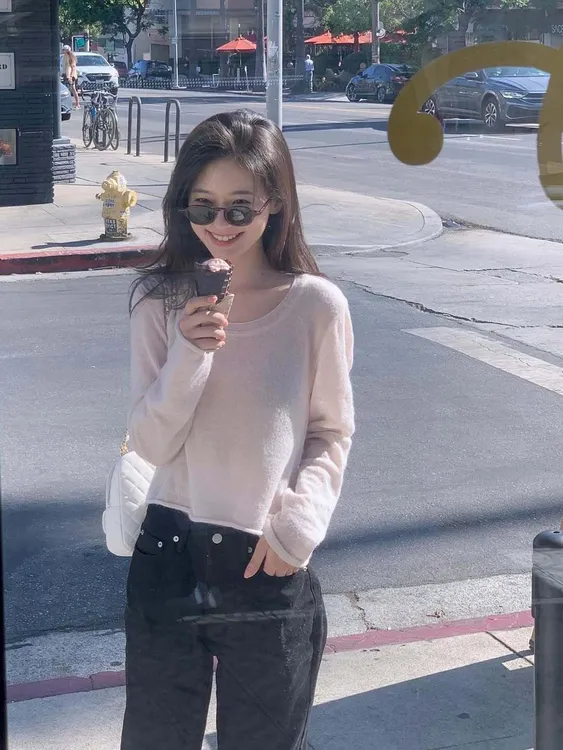 韩系甜美粉色圆领长袖T恤罩衫女2025初秋新款上衣百搭牛仔裤套装