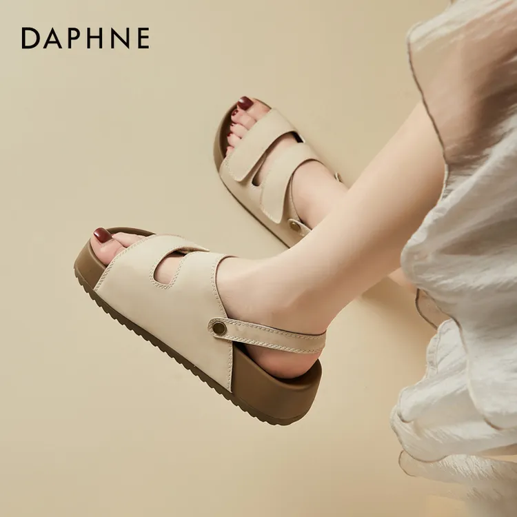 达芙妮厚底凉鞋女夏外穿2025新款运动休闲罗马沙滩两穿勃肯凉拖鞋